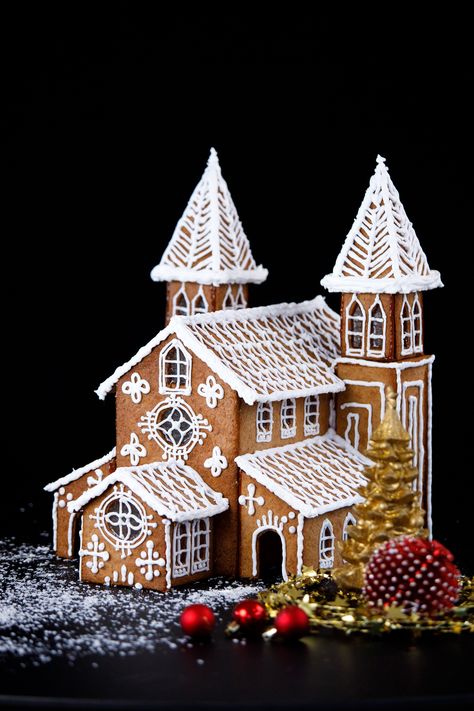 Let the baking begin!🎄Try our printable and easy to use gingerbread cathedral templates. Gingerbread Cathedral, Pallet Wood Christmas Tree, Pallet Wood Christmas, Gingerbread House Patterns, Gingerbread House Template, Gingerbread House Designs, Catholic Christmas, Gingerbread House Kits, Christmas Coloring Sheets