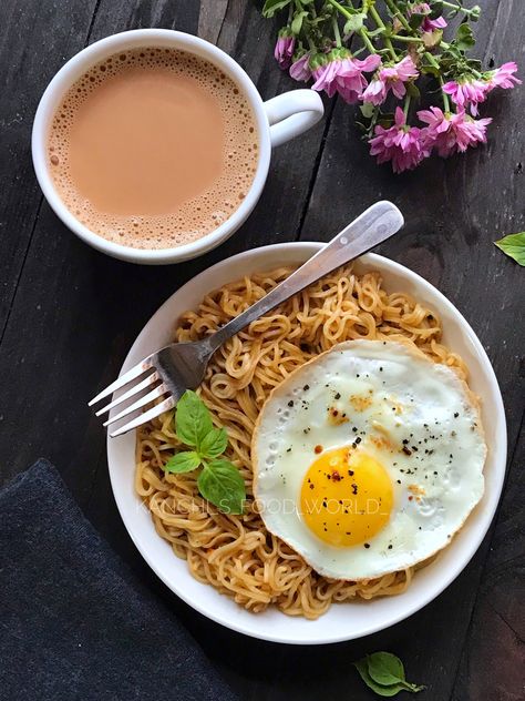 Maggie Food, Noodles And Tea, Dishes Photography, Desi Breakfast, Maggi Noodles, Homemade Flour, Tea Photography, Foodie Pics, Breakfast Aesthetic