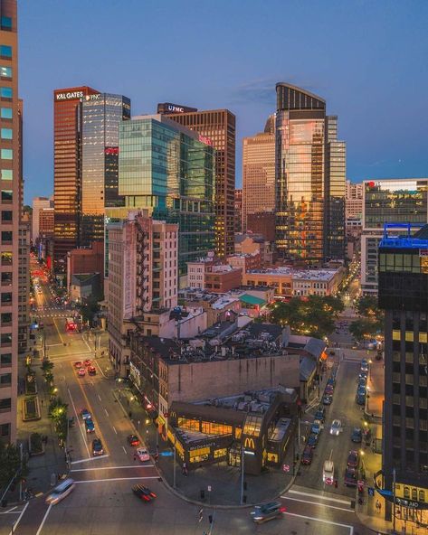 Pittsburgh Pride, Downtown Pittsburgh, City Scapes, Pittsburgh City, City Vibes, Building Concept, Dream College, City Vibe, World Cities