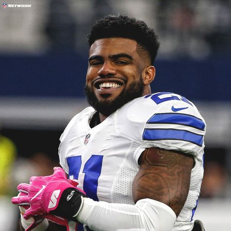 Ezekiel Elliot Ezekiel Elliot Cowboys, Zeke Elliot, Ezekiel Elliot, Dallas Cowboys Quotes, Robert Griffin Iii, Clay Matthews, How Bout Them Cowboys, Dallas Cowboys Logo, Nfl Football Players