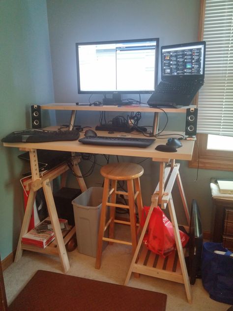 Diy Standing Desk, Desk Cover, Standing Desk Office, Apartment Diy, Diy Office, My Workspace, Wood Working For Beginners, Wire Shelving, Ikea Hacks