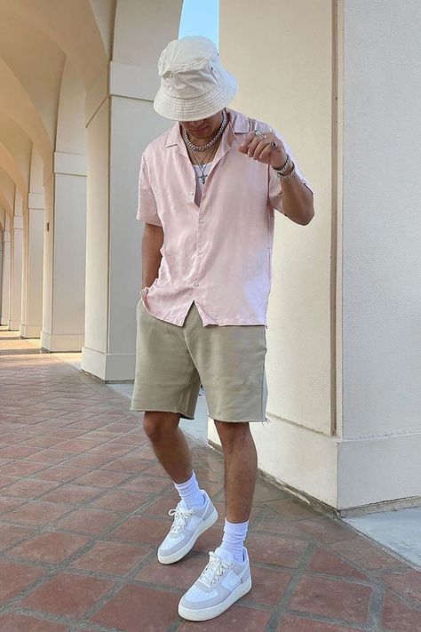 Mens Summer Outfits, Mens Casual Outfits Summer, Black Men Street Fashion, Men Street Fashion, Street Style Outfits Men, Mens Outfit Inspiration, Mens Fashion Streetwear, Cool Outfits For Men, Mens Fashion Casual Outfits