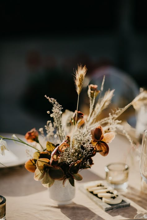 Dried Flower Thanksgiving Centerpiece, Hawthorne Flower, Saturday Dinner, Centerpiece Arrangements, Flowers Business, Glamping Wedding, Fall Floral Centerpieces, Wedding Neutral, Boho Wedding Centerpieces