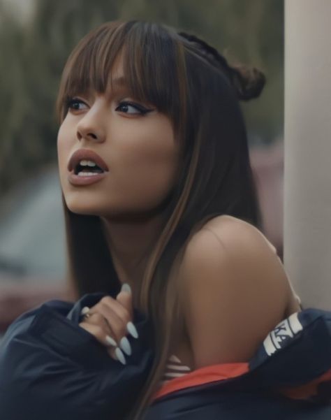 Ariana Grande Everyday, Ariana Grande Hair Color, Ariana Grande Bangs, Ariana Grande 2016, Ariana Grande Hair, Ariana Grande Album, Ariana Grande Music Videos, Ariana Grande Dangerous Woman, Dangerous Woman