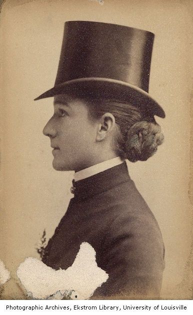 top hat lady old photo Victorian Side Profile, Equestrian Costume, Goth Corsets, Types Of Hats For Women, Top Hats For Women, Cloche Hats, Fashion Goth, Equestrian Chic, Side Saddle