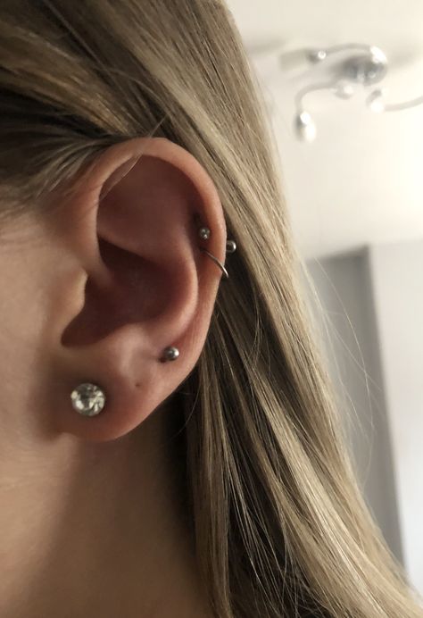 Double Ear Piercing, Double Lobe Piercing, Helix Piercing Stud, Ear Piercing Studs, Ear Piercings Chart, Piercing Chart, Double Ear Piercings, Diy Easter Gifts, Double Piercing