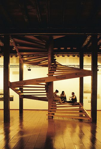 lina bo bardi Aldo Van Eyck, Carpentry And Joinery, Modernist Architects, Stairs Architecture, Best Office, Wooden Staircases, Stairway To Heaven, Big Houses, Staircase Design