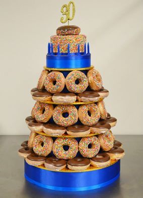 Donut Cake Donut Tower Cake Birthday, Sonic Donut Cake, Dount Cake Idea, Donut Stack Cake, Doughnut Stack Cake, Doughnut Tier Cake, Doughnut Cake Tower, Doughnut Cake Birthday Tower, Donut Birthday Cake