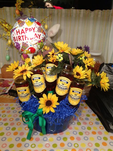 Shannon's twisted tea bouquet! Christmas Alcohol Gifts, Tea Bouquet, Twisted Tea Party, Alcohol Gift Ideas, Gifts Basket Ideas, Liquor Bouquet, Christmas Alcohol, Birthday Ideas For Mom, Wine Bottle Gift Tags