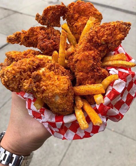 Chicken Fry, Chicken Tender, Yummy Chicken, Food Babe, Delicacy Food, Food Therapy, Yummy Comfort Food, Unhealthy Food, Crispy Chicken