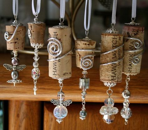 Reuse Wine Bottles, Cork Ideas, Wine Cork Projects, Wine Cork Ornaments, Wine Cork Diy, Wine Cork Art, Cork Jewelry, Cork Ornaments, Cork Projects