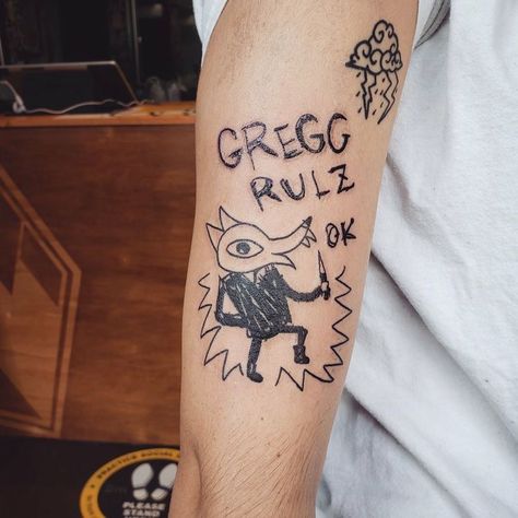 Gregg Rulz Ok, Wierd Tattoo, Gregg Night In The Woods, Strange Tattoos Ideas, Night In The Woods Tattoo, Odd Tattoos, Wood Tattoo, Night In The Woods, Funky Tattoos