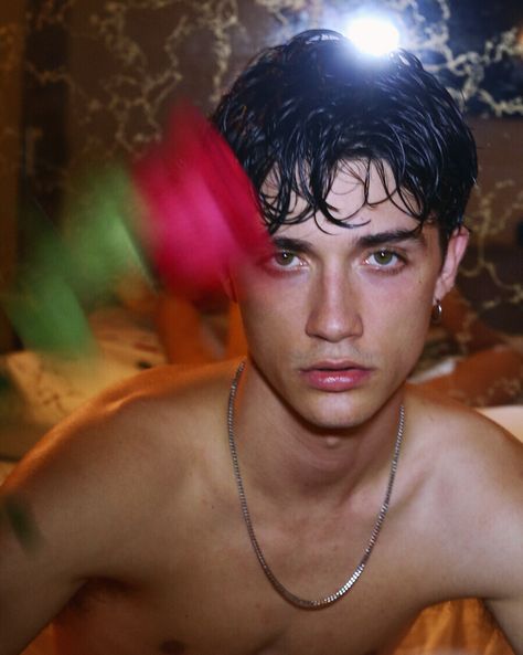 60.1k Likes, 1,163 Comments - JACOB BIXENMAN (@jacobbix) on Instagram: “Room 122 @hadar_pitchon ” Queer Fashion Guys, Jacob Bixenman, Indie Magazine, Queer Fashion, Holly Black, Hazel Eyes, Interesting Faces, Face Claims, Face And Body