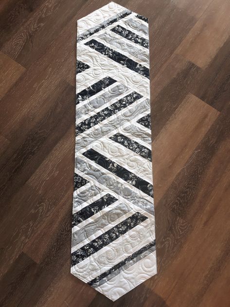 Greased Lightning Table Runner, Greased Lightning Table Runner Pattern Free, White And Gray Table, Table Runner Pattern Free, Table Runner Quilt Patterns, Quilt Placemats, Gray Table Runner, Greased Lightning, Table Runner Quilt