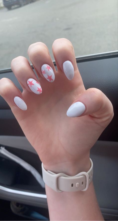 Cute Nails For Volleyball Players, Back To School Nails For Teens Almond, Preppy Nails For School, Preppy Gel Nails, Volleyball Nails Designs, Preppy Almond Nails, Sport Length Nails, Preppy Nails Summer, Preppy Nails Short