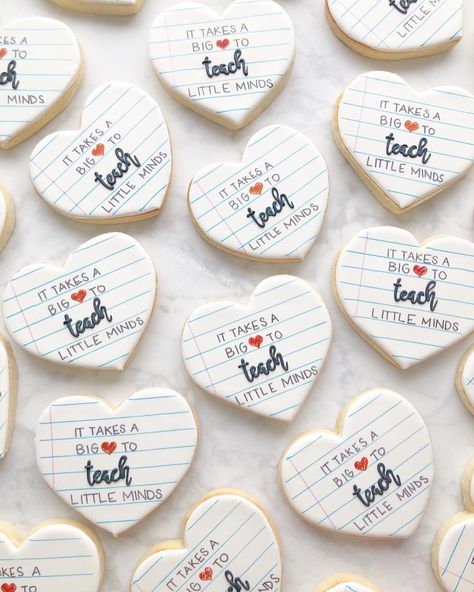 It takes a big ❤️ to teach little minds 👩‍🏫 Loose leaf/ paper heart decorated sugar cookies by Charlotte Gushue of Cookie Starts with C Appreciation Cookies, School Cookies, Valentine Sugar Cookies, One Smart Cookie, Loose Leaf Paper, Cookie Business, Decorating Cookies, Graduation Cookies, Sugar Cookie Designs