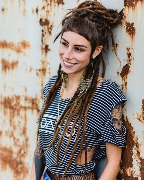 Dreads With Side Bangs, Dreadlock Bangs, Dreadlock Rat Tail, Gothic Dreadlocks, Rasta Hair, Colored Dreads, Goth Dreads With Bangs, Dreadlocks Girl, Hair Trim