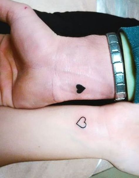 Couples Heart Tattoos, Tattoo Parejas, Infinity Couple Tattoos, Best Couple Tattoos, Romantic Tattoo, Small Matching Tattoos, Small Couple Tattoos, Cute Couple Tattoos, Small Heart Tattoos