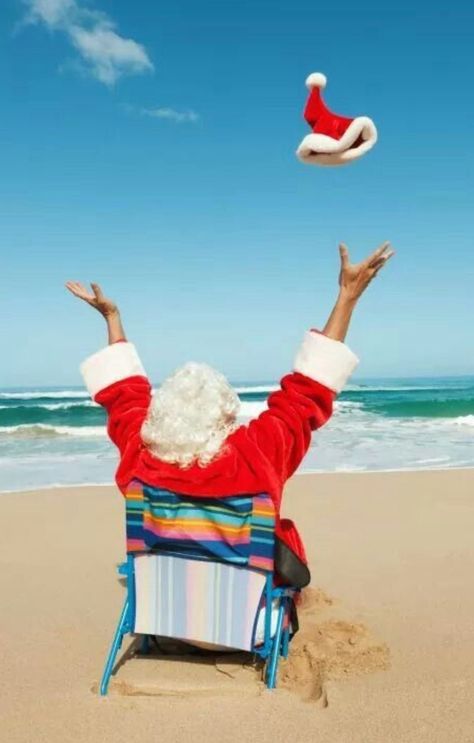 Beach Christmas Pictures, Brekkie Ideas, Tropical Beach Vacation, California Christmas, Christmas In Australia, Aussie Christmas, Florida Christmas, Beach Santa, Tropical Christmas