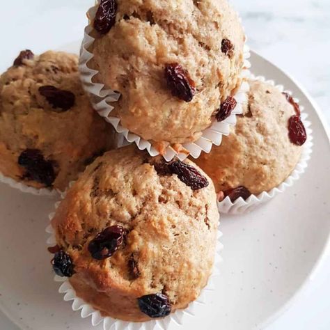 Muffins With Raisins, Healthy Banana Oat Muffins, Oatmeal Raisin Muffins, Oat Bars Healthy, Banana Oat Muffins Healthy, Healthy Oats, Raisin Muffins, Banana Oat Muffins, Banana Oat