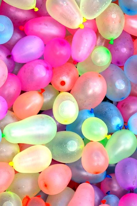 Fun Easter Games, Backyard Crafts, Easter Games For Kids, Neon Crafts, Easter Party Food, Balloon Games, Easter Games, Moose Toys, Easter Birthday