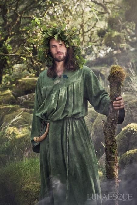 Druid Costume, Male Fairy, Male Witch, Celtic Gods, Fair Outfits, Elf Costume, Midsummer Nights Dream, Beltane, Fantasy Costumes