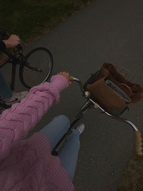 Bicycle Date Aesthetic, Couple Bicycle Aesthetic, Summer Date Aesthetic, Aesthetic Bicycle, Bicycle Aesthetic, Couples City, Date Aesthetic, Black Bicycle, Aesthetic City