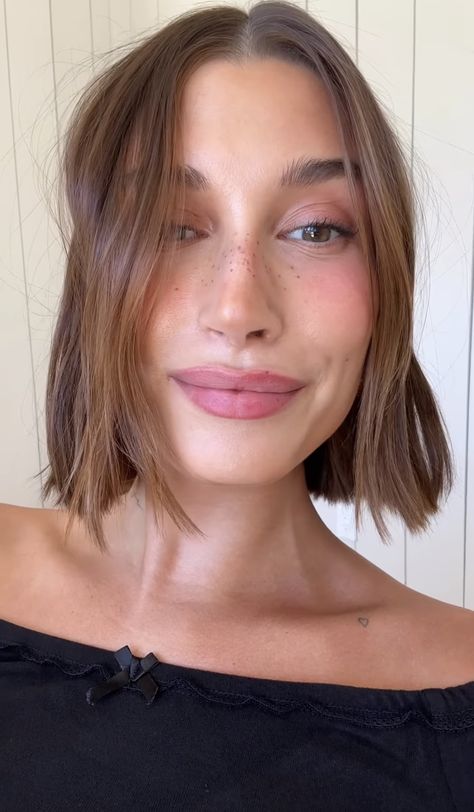 Hairstyles For All Hair Types, Hair Stylies, Sleek Hairstyles, Short Hair Haircuts, Easy Hairstyles For Long Hair, Hailey Baldwin, Celebrity Makeup, Makati, Hailey Bieber