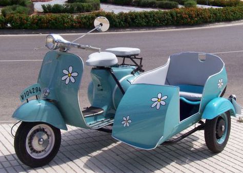 yet another classic scooter with side-car Scooter With Sidecar, Classic Scooter, Car Life Hacks, Classic Vespa, Fantasy Cars, Moped Scooter, Lambretta Scooter, Aesthetic Letters, Vespa Vintage