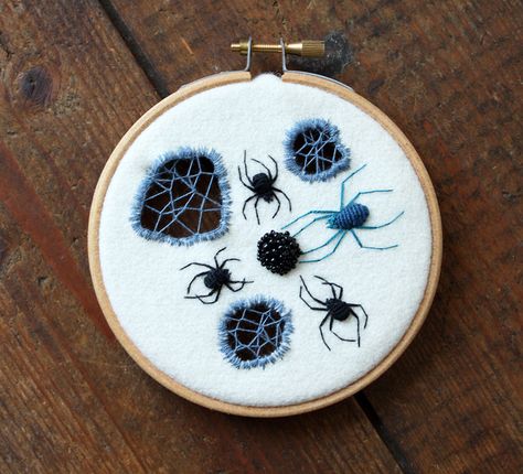 Adam Pritchett, Colorful Spider, Minimal Nature, Textiles Projects, Colossal Art, Modern Crafts, Visual Culture, Insect Art, Embroidery Hoop Art