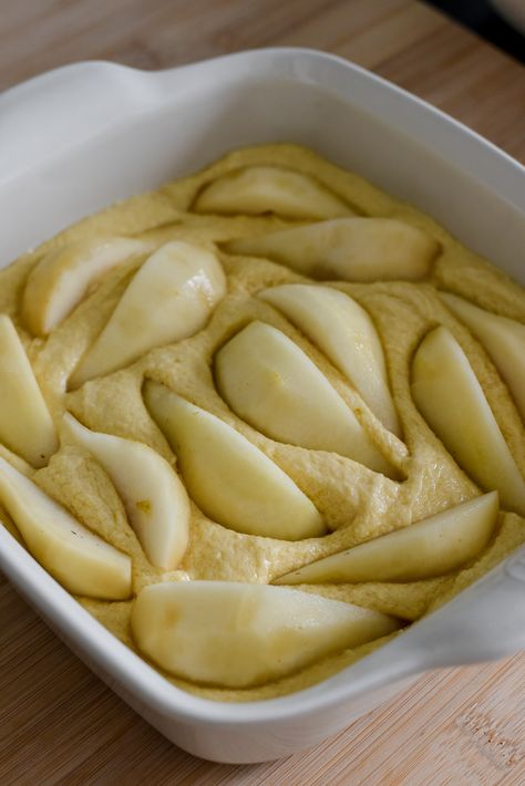 Pear Gluten Free Recipes, Simple Pear Recipes, Pear Baked Goods, Fresh Pear Recipes Easy, Bosc Pears Recipes, Bartlett Pear Recipes, Desserts With Pears, Almond Meal Recipes, Easy Pear Dessert