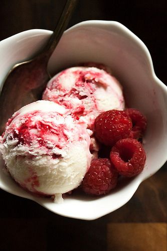 Raspberry Ripple Buttermilk Gelato Frozen Deserts, Pumpkin Pie Ice Cream, Gelato Recipe, Cinnamon Ice Cream, Gelato Ice Cream, Peach Ice Cream, Raspberry Ripple, No Churn Ice Cream, Popsicle Recipes