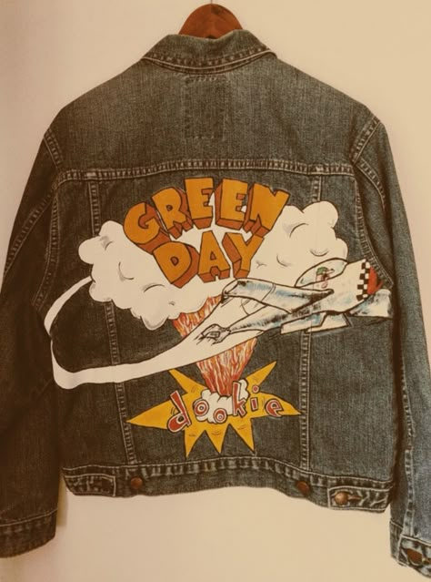 Jeans Jacket Painting Ideas Aesthetic, Green Day Outfit, Paint Jean Jacket, Green Day Art, Billy Joe Armstrong, Diy Outfits, Denim Art, Battle Jacket, Painted Jeans