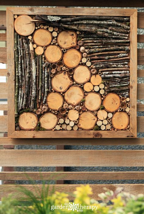 Liven up a fence with bug hotel art Takken Decor, Four Seasons Art, Decorative Garden Fencing, Insect Hotel, Bug Hotel, Wood Slice Art, Into The Wood, Deco Nature, Fence Art