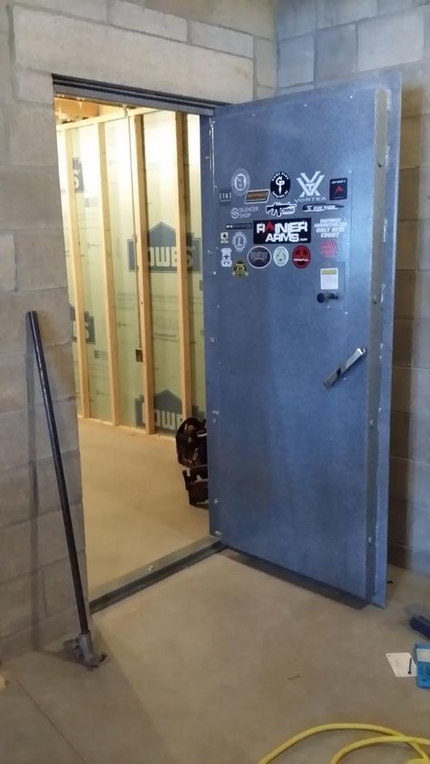 Safe Door Vault, Vault Room Ideas, Safe Built Into Wall, Wall Safes In Closet, Walk In Safe Room, Survalance Room, Home Vault Room, Basement Bunker Safe Room, Secret Safe Rooms In Houses