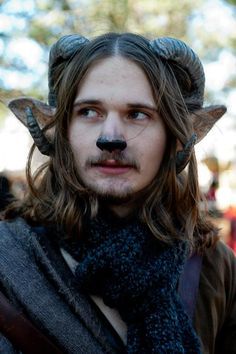 faun Satyr Costume, Faun Costume, Ren Faire Costume, Stile Casual Chic, Fair Outfits, Fantasy Costumes, Fantasy Clothing, Narnia, Larp