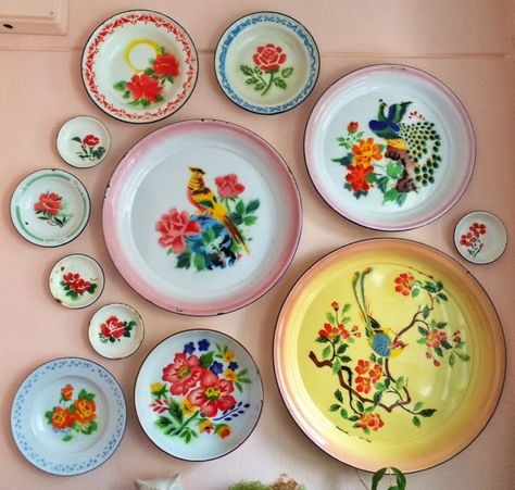 Wall of vintage enamel plates Peranakan Tiles, Tropical Modernism, Enamel Plates, Witch's Kitchen, Food References, Dish Display, Enamel Ware, Chinese Aesthetic, Vintage Collectables