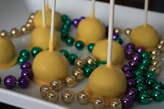 Cake Pop Ideas, Mardi Gras Desserts, Kings Cake Cupcakes, Themed Cake Pops, Mardi Gras Cake, Mardi Gra, Mardi Gras Food, Pop Ideas, Cupcakes Decorados