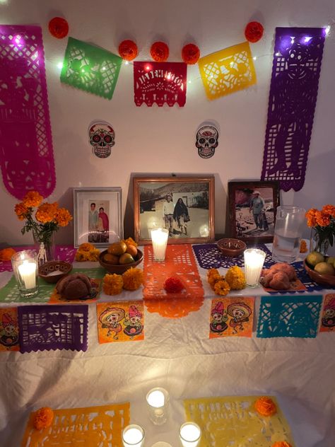 Mini Altar, Virgin Of Guadalupe, Día De Muertos, Dia De Muertos, Mural, Halloween, Quick Saves