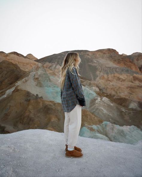 Ashtyn Bodensteiner, Granola Style, Outdoorsy Style, Granola Girl Aesthetic, Hiking Outfits, Hiking Aesthetic, Earthy Outfits, Going Viral, Granola Girl