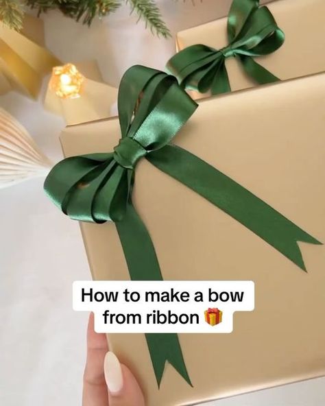 Ribbon Bow Tutorial, Xmas Gift Wrap, Christmas Thoughts, Creative Gift Wraps, Christmas Hacks, Gift Ribbon, Diy Gift Box, Gift Bows, Tutorial Diy