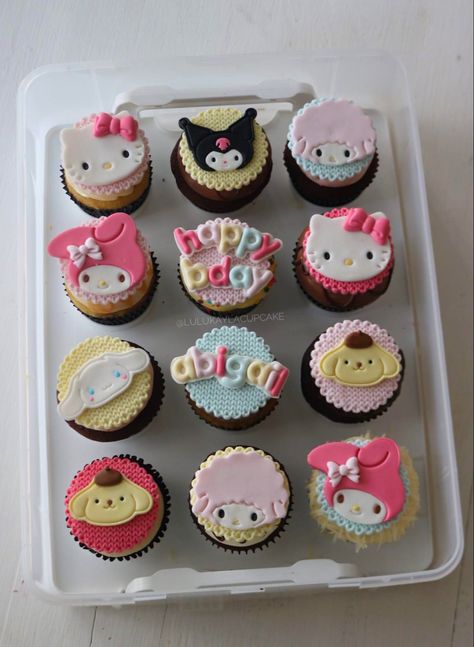 Sanrio Cupcakes Ideas, Hello Kitty And Friends Cupcakes, Hello Kitty Birthday Treats, Hello Kitty And Friends Birthday Cake, Hello Kitty And Friends Party Ideas, My Melody Cupcakes, Kuromi Cupcake, Sanrio Cupcakes, Sanrio Themed Party