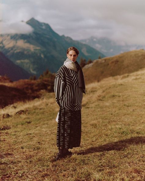 Yarn Skirt, Mountain Fashion, Poland Fashion, Winter Outdoors, Outdoor Fashion, Fashion Portrait, Street Photo, Magazine Photography, Photography Inspo