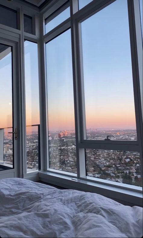 Window View City, Wallpaper City Aesthetic, Windows Background, Wallpaper City, City View Apartment, Cityscape Wallpaper, Aesthetic Apartment, Apartment View, New York Life