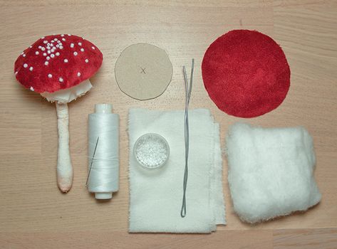 How to make a Fabric Mushroom – Tiny Craft World Fabric Mushroom, Felt Mushroom, Mushroom Crafts, Fabric Fish, Waldorf Crafts, Mushroom Decor, Autumn Crafts, Sewing Diy, Crafty Stuff