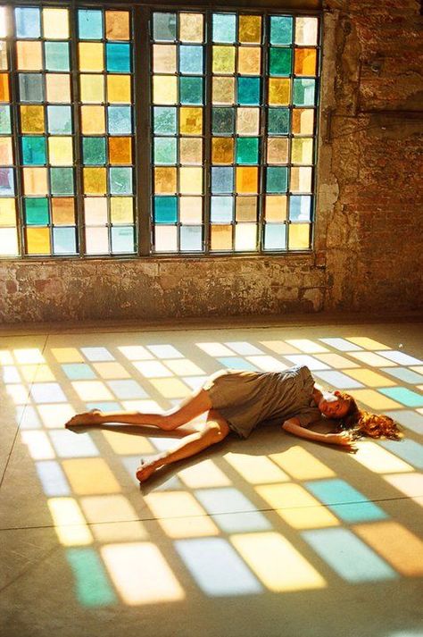 Windows Photography, زجاج ملون, Glass Blocks, Cool Ideas, Stained Glass Art, On The Floor, Stained Glass Windows, Light And Shadow, The Floor