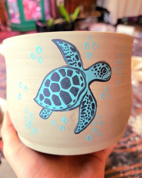 Turtle Pottery Painting, Diy Pottery Painting, Color Me Mine, Turtle Painting, Diy Pottery, Rock Painting Designs, Painting Designs, Diy Clay Crafts, Pottery Designs