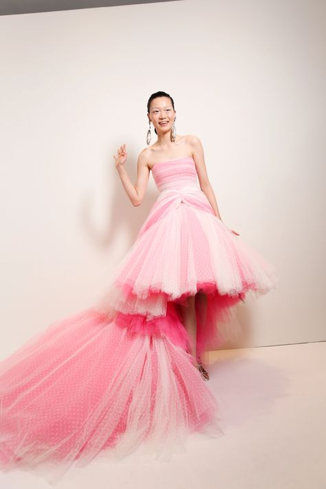 Backstage at Giambattista Valli Couture Spring 2023 [PHOTOS] – WWD Couture Spring 2023, Couture 2023, Giambattista Valli Couture, Giambattista Valli Haute Couture, Giambattista Valli, Country Boys, Spring 2023, Beauty Industry, Behind The Scenes