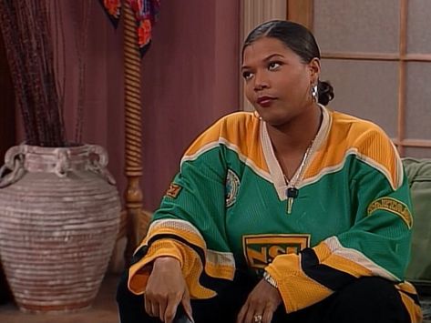 Queen Latifah 90s, Queen Latifah Style, Wallpaper 90s, Black Sitcoms, Black 90s Fashion, Tv Outfits, Aesthetic Dump, August Alsina, Living Single