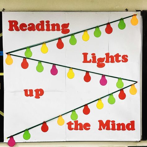 Christmas Library Bulletin Boards, School Library Bulletin Boards, December Bulletin Boards, Library Door, School Library Decor, Kindergarten Bulletin Boards, Reading School, College Bulletin Boards, Holiday Bulletin Boards